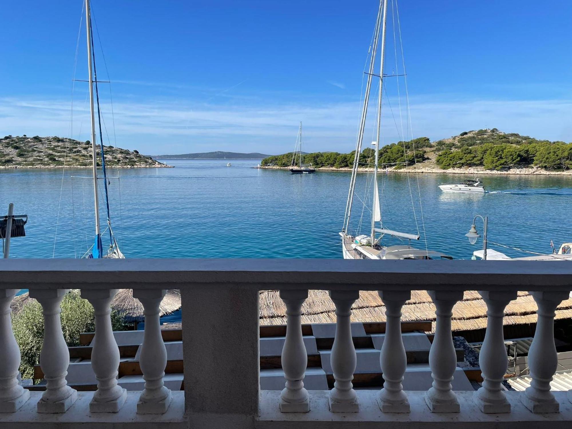 Apartman Roko Tribalj Buitenkant foto