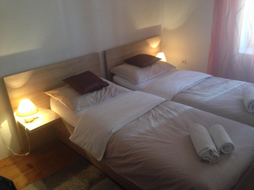Apartman Roko Tribalj Buitenkant foto