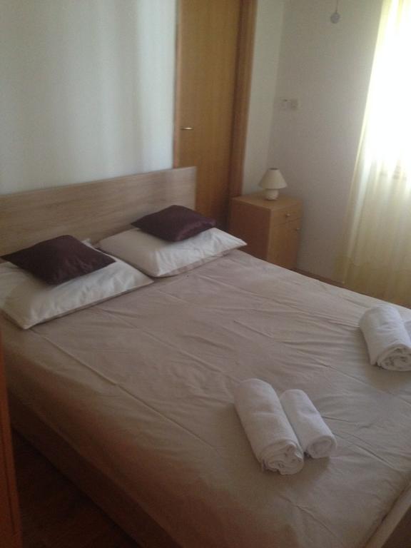 Apartman Roko Tribalj Buitenkant foto