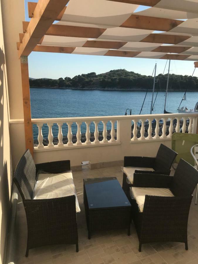 Apartman Roko Tribalj Buitenkant foto